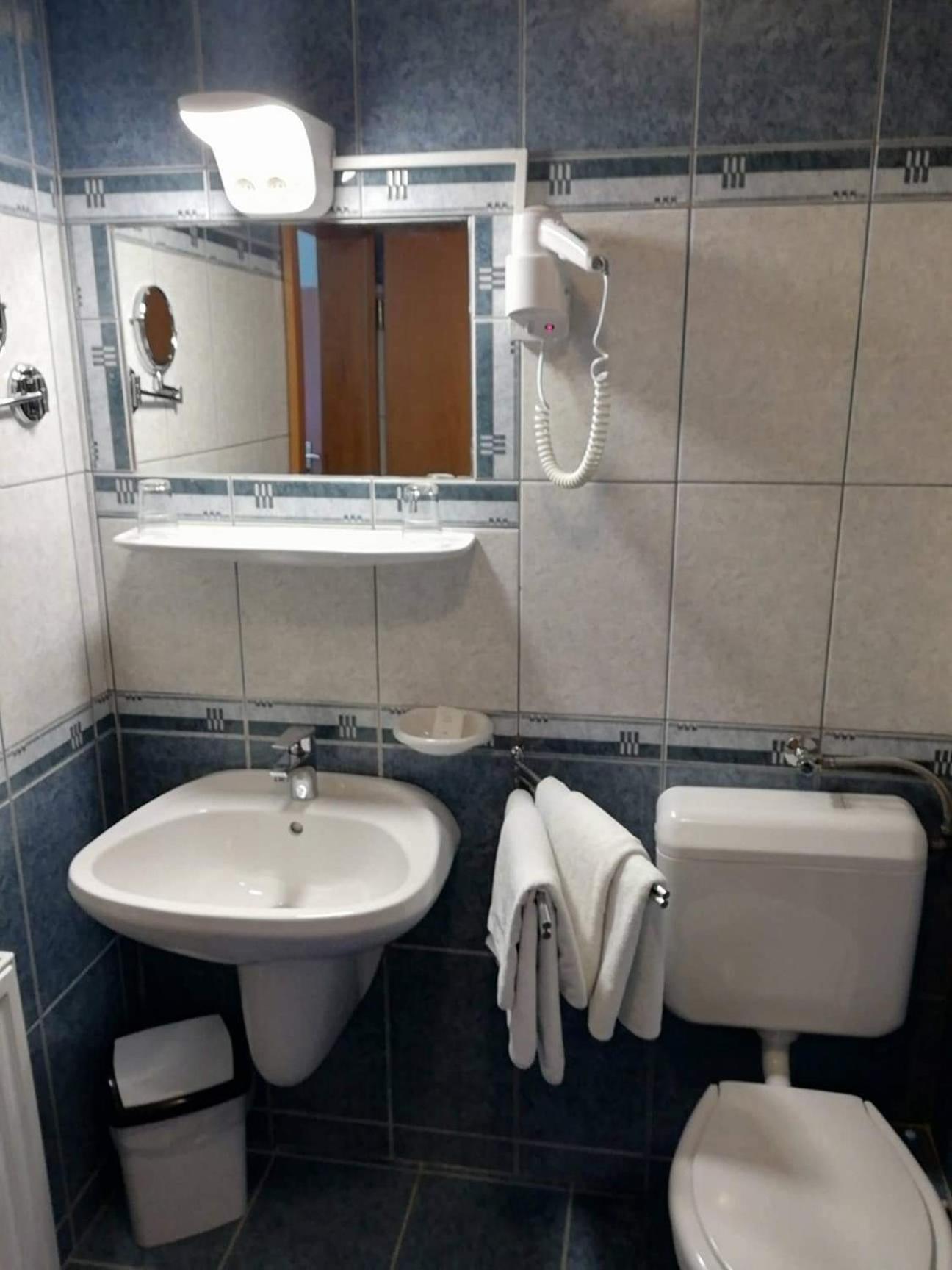 Gosztola Gyoengye-Az Erdo Szallodaja Exterior foto
